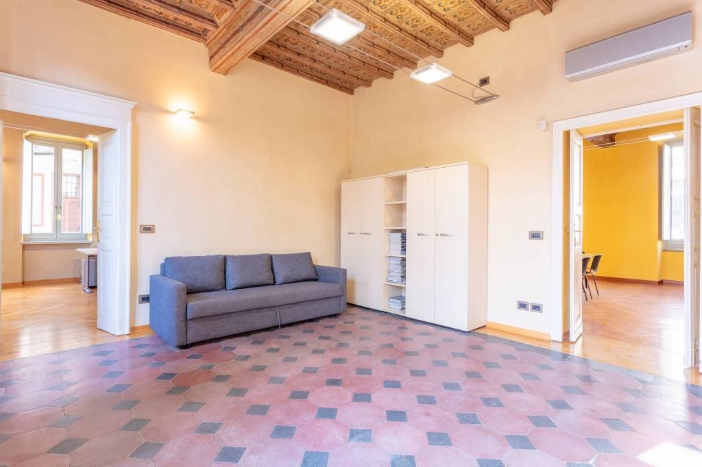 Salone - Apartment via Giuseppe Garibaldi, 13, Torino (neighborhood Centro) - photo 3