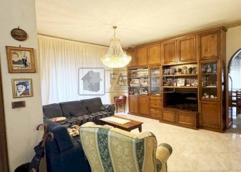 Salone - Four-room apartment corso Alessandro Tassoni, 66, Torino (neighborhood San Donato) - photo 2