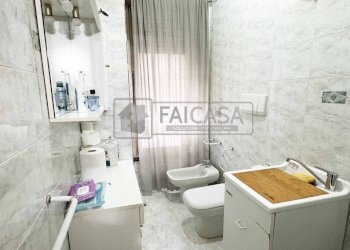 Bagno - Quadrilocale corso Alessandro Tassoni, 66, Torino (zona San Donato) - foto 11