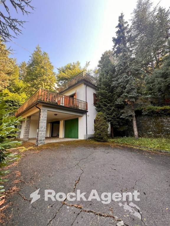 Giardino - Villa via Casa Mezzanotte, Pievepelago - foto 2