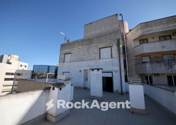 Terrazzo - Quadrilocale piazza Sandro Pertini, 12, Taranto - foto 20