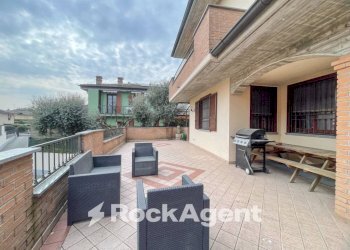 Giardino - Villa via Gabriele d'Annunzio, 7, Salerano sul Lambro - foto 1