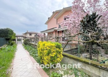 Giardino - Villa via Gabriele d'Annunzio, 7, Salerano sul Lambro - foto 37