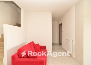 Salone - Two-room apartment via del Crocifisso, 115, Latina - photo 11