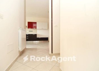 Corridoio - Two-room apartment via del Crocifisso, 115, Latina - photo 14