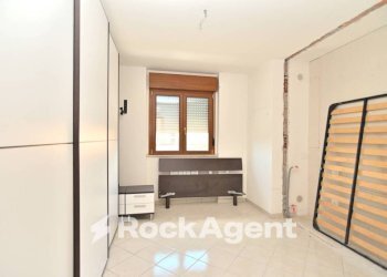 Camera da letto - Two-room apartment via del Crocifisso, 115, Latina - photo 17