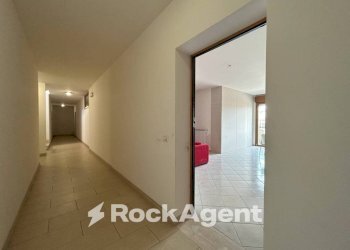 Corridoio - Two-room apartment via del Crocifisso, 115, Latina - photo 26
