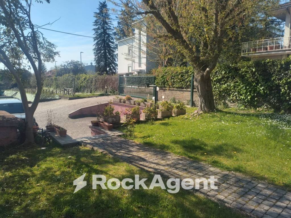 Giardino - Villa via Ten.Tito Mechilli, 3, Caprarola - foto 1