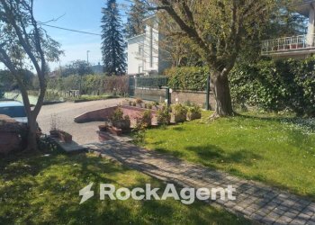 Giardino - Villa via Ten.Tito Mechilli, 3, Caprarola - foto 1