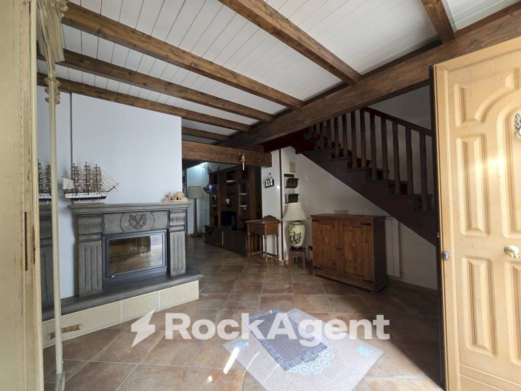 Salone - Casa indipendente via IV Novembre, 18, Morciano di Leuca - foto 3