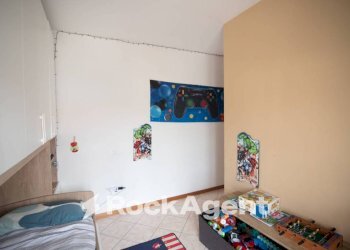 Camera da letto - Appartamento via Palmiro Togliatti, 1, Montecalvo in Foglia - foto 13