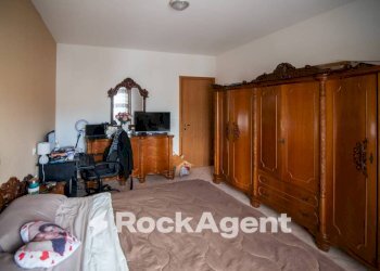 Camera da letto - Appartamento via Palmiro Togliatti, 1, Montecalvo in Foglia - foto 28