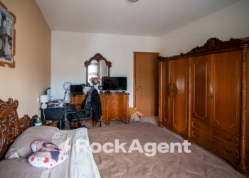 Camera da letto - Appartamento via Palmiro Togliatti, 1, Montecalvo in Foglia - foto 29