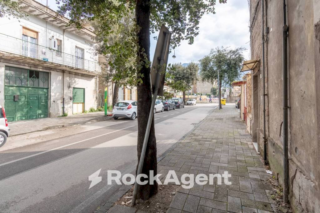 Zona - Casa indipendente corso V. Emanuele, 129, Angri - foto 3
