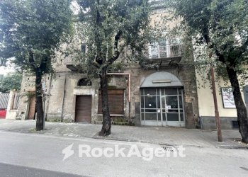 Facciata - Casa indipendente corso V. Emanuele, 129, Angri - foto 2