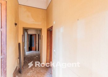 Corridoio - Casa indipendente corso V. Emanuele, 129, Angri - foto 16