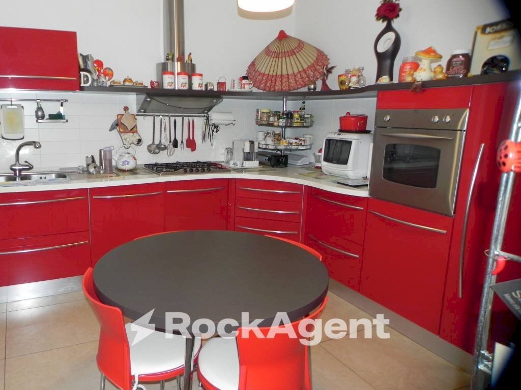 Cucina - Appartamento via Pietro Nenni, 39, Montecarotto - foto 1