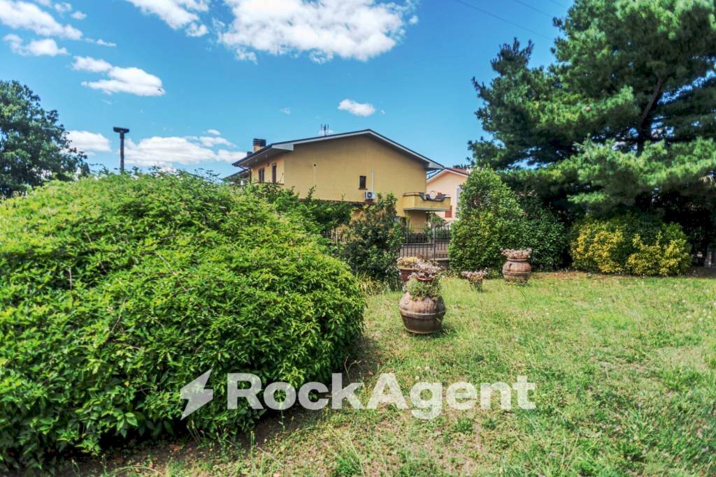 Giardino - Villa via 8 Marzo, 1, Acquapendente - foto 3