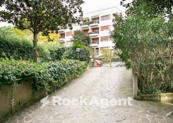 Cortile interno - Appartamento via Suvereto, 257, Roma - foto 32
