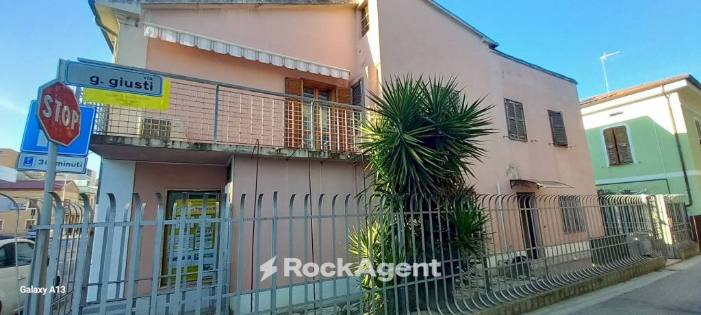 Facciata - Appartamento via Raffaello Sanzio, 106, Senigallia - foto 1