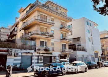 Facciata - Appartamento via Pietro Maffi, Roma - foto 2