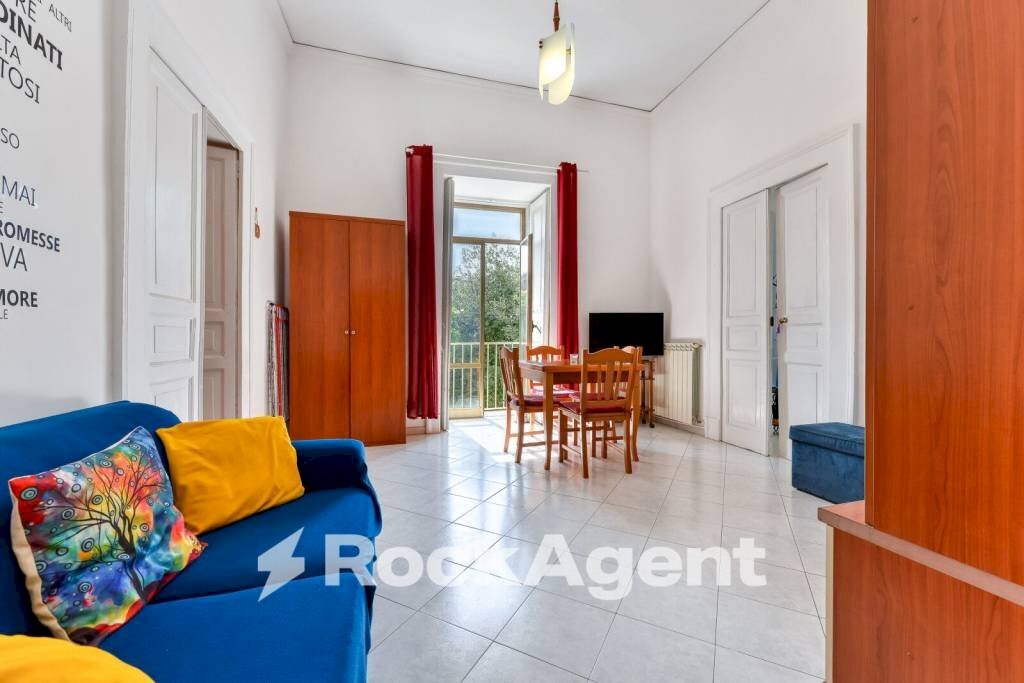 Salone - Four-room apartment corso Vittorio Emanuele, Napoli (neighborhood Chiaia) - photo 3