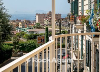 Balcone - Four-room apartment corso Vittorio Emanuele, Napoli (neighborhood Chiaia) - photo 19