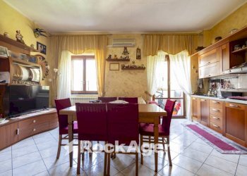 Salone - Appartamento via Antonio Masciari, 7, Catanzaro - foto 3