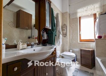 Bagno - Appartamento via Antonio Masciari, 7, Catanzaro - foto 22