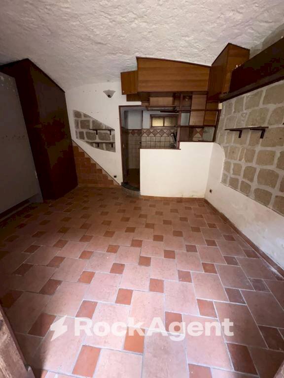 Cantina - One-room apartment salita del Petraio, Napoli (neighborhood Vomero) - photo 3