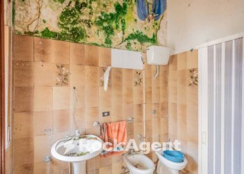 Bagno - Appartamento corso V. Emanuele, 129, Angri - foto 13