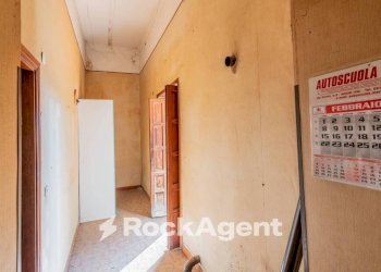 Corridoio - Appartamento corso V. Emanuele, 129, Angri - foto 28