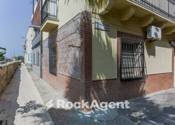 Facciata - Appartamento via Piave, 1, Marina di Gioiosa Ionica - foto 18