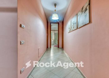 Corridoio - Four-room apartment via Pino Amato, 16, Casoria - photo 10