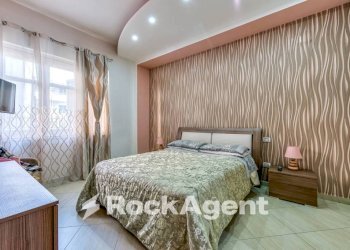 Camera da letto - Four-room apartment via Pino Amato, 16, Casoria - photo 12