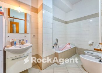 Bagno - Four-room apartment via Pino Amato, 16, Casoria - photo 16