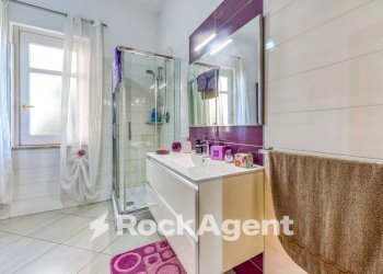 Bagno - Four-room apartment via Pino Amato, 16, Casoria - photo 18