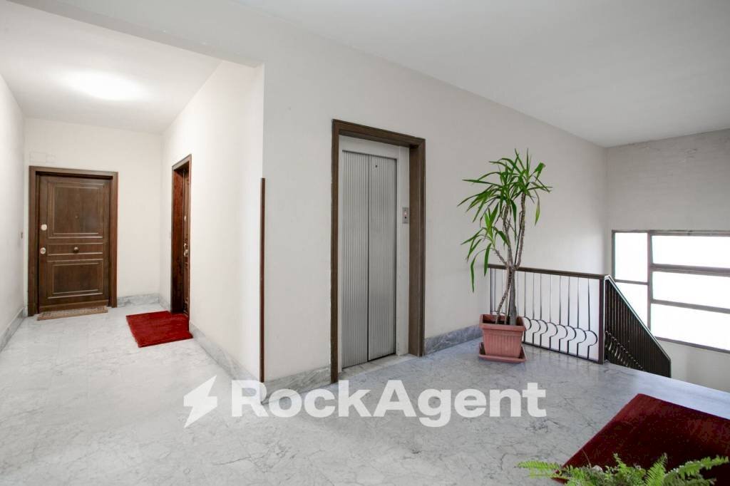 Interno palazzo - Attico via di Torre Rossa, 35, Roma - foto 3