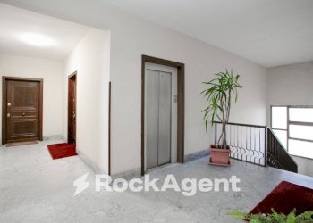 Interno palazzo - Attico via di Torre Rossa, 35, Roma - foto 3