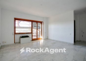 Cucina - Attico via di Torre Rossa, 35, Roma - foto 8