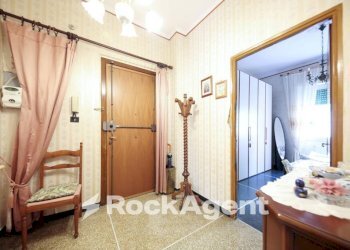 Ingresso - Appartamento corso Luigi Andrea Martinetti, 113, Genova (zona Sampierdarena) - foto 4