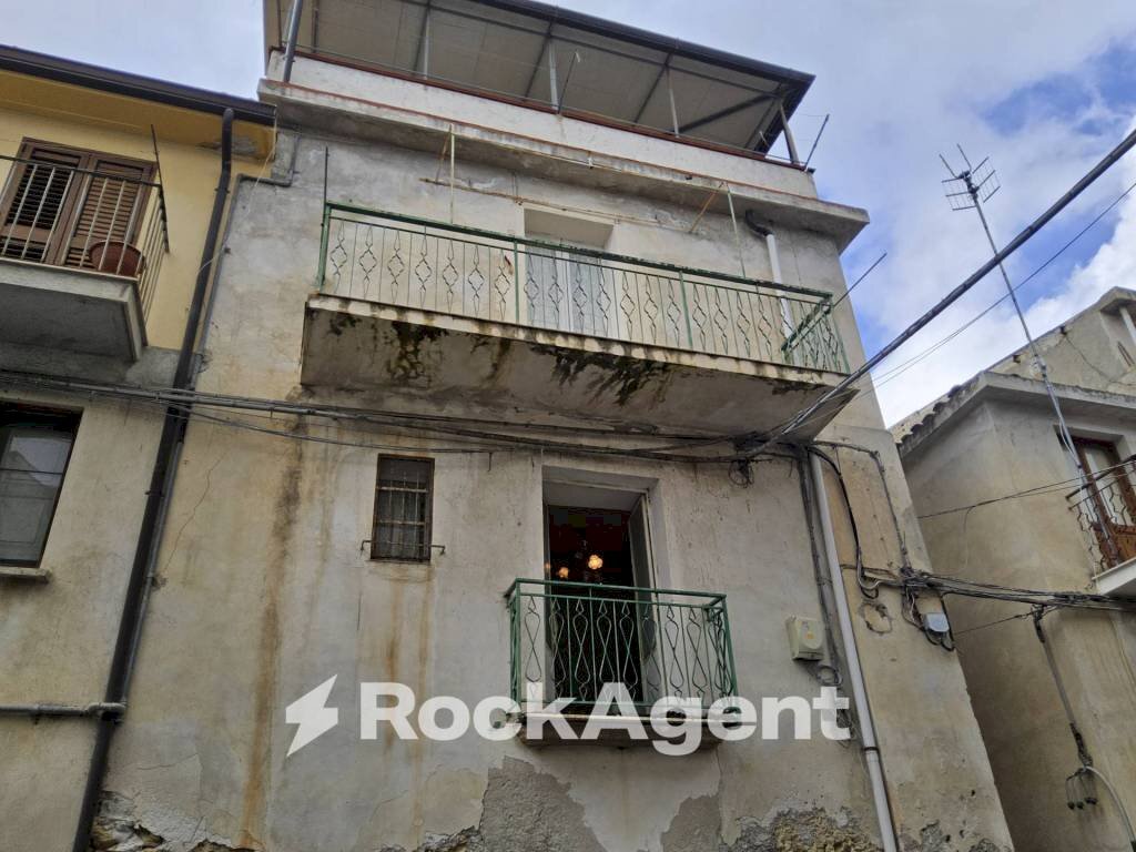 Facciata - Independent house via Giacomo Leopardi, 36, Gioiosa Ionica - photo 1