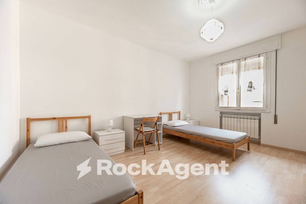 Camera da letto - Three-room apartment via Giovanni Battista Viotti, 4, Padova - photo 3