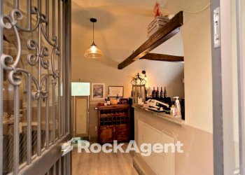 Interno palazzo - Ristorante via Giacomo Carissimi, 32, Marino - foto 5