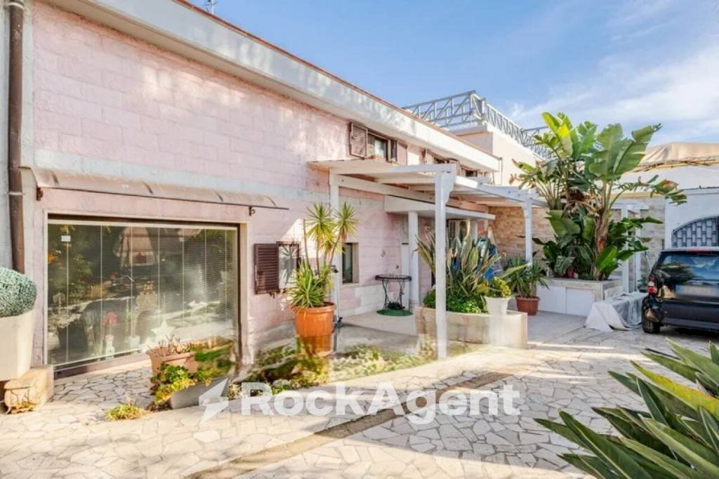 Giardino - Quadrilocale strada Comunale Marrone, Capurso - foto 2