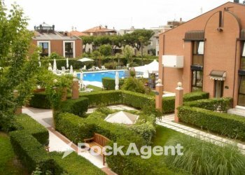 Piscina - Villa via Marcantonio Bragadin, 38, Venezia - photo 3