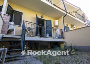 Cortile interno - Terraced Villa via Reggio Calabria, 20, Montauro - photo 13