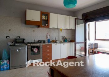 Cucina - Four-room apartment via Martiri di Nassirya, San Floro - photo 5