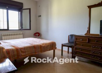 Camera da letto - Four-room apartment via Martiri di Nassirya, San Floro - photo 8