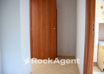 Ripostiglio - Four-room apartment via Martiri di Nassirya, San Floro - photo 18
